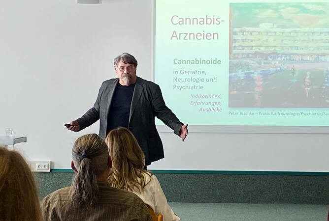 Fortbildung zum Thema "Medizinisches Cannabis" in der m&i-Fachklinik Bad Liebenstein